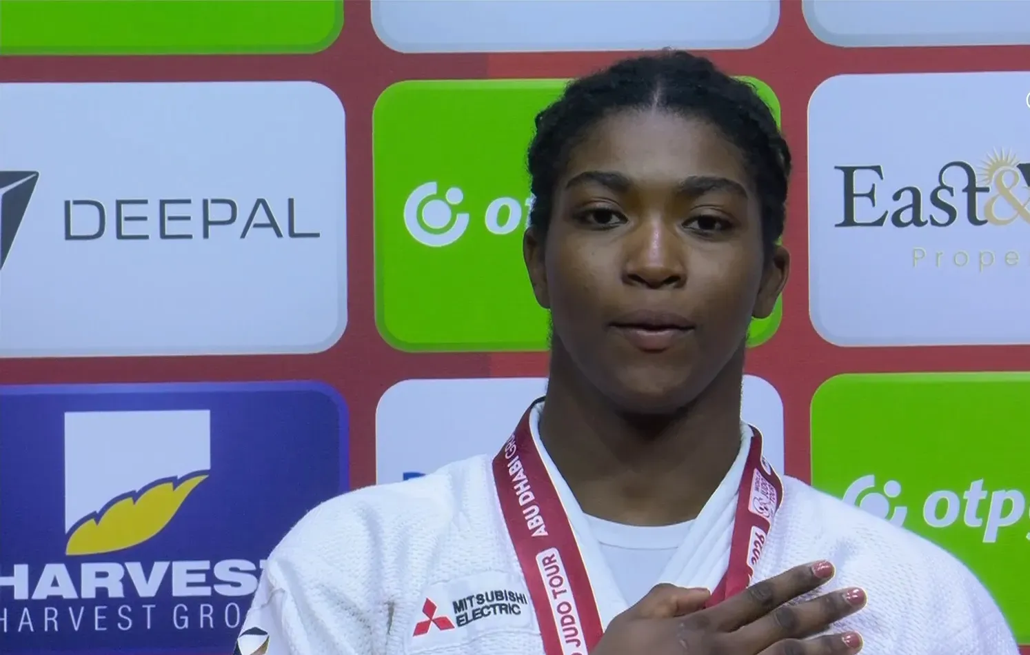 Taís Pina conquista o ouro em Abu Dhabi